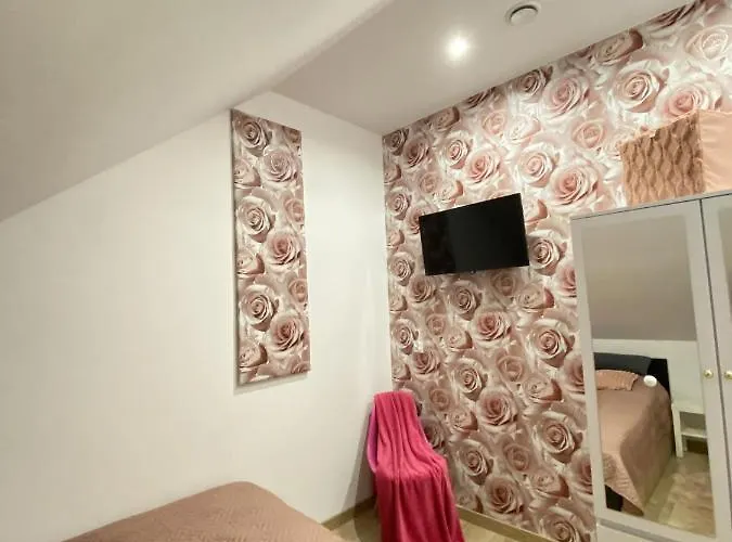 Fiona3 Centrum700m Parking Bezplatny Monitorowany Salon Tv Sypialnia Tv Lazienka Kuchnia Rekuperacja Карпач