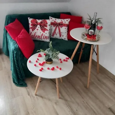 Fiona3 Centrum700m Parking Bezplatny Monitorowany Salon Tv Sypialnia Tv Lazienka Kuchnia Rekuperacja דירה קרפאז'