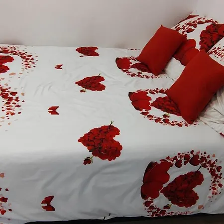 Fiona3 Centrum700m Parking Bezplatny Monitorowany Salon Tv Sypialnia Tv Lazienka Kuchnia Rekuperacja דירה